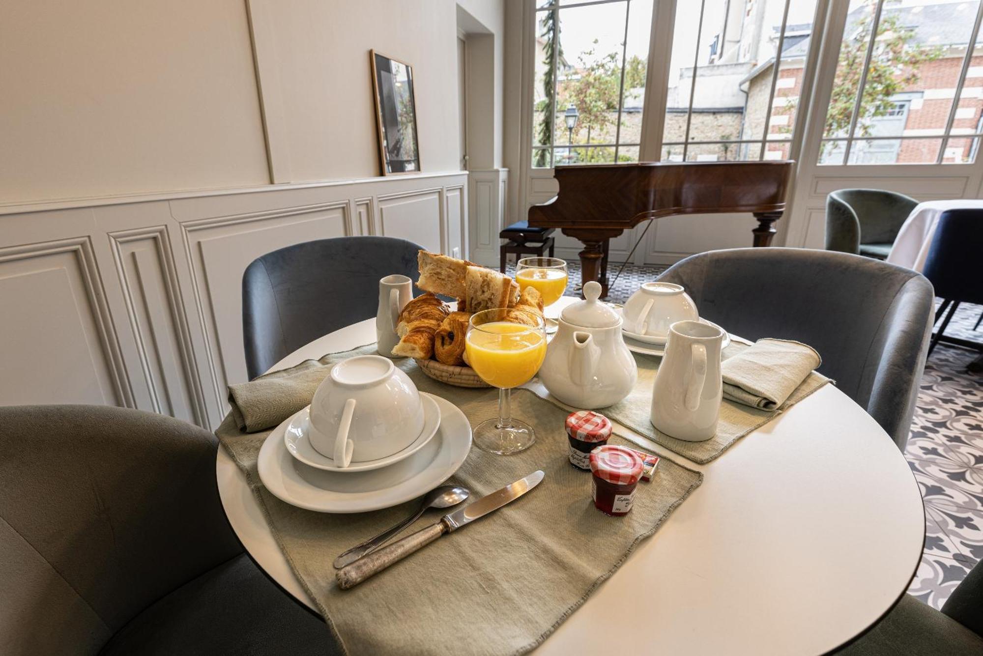 La Maison Blanche - Apparthotels De Charme Chic & Cosy A 350M Du Coeur De Ville De Limoges - Acces Autonome Exterior foto